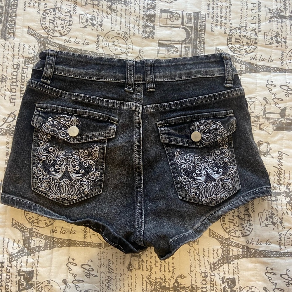 SHEIN High Waist Denim Shorts with Embroidered Pockets - Black